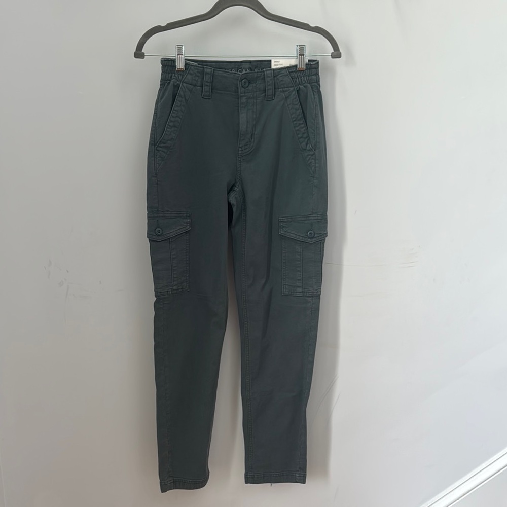 AMERICAN EAGLE 90s High Rise Straight Cargo Pants Size 000 Short Women’s